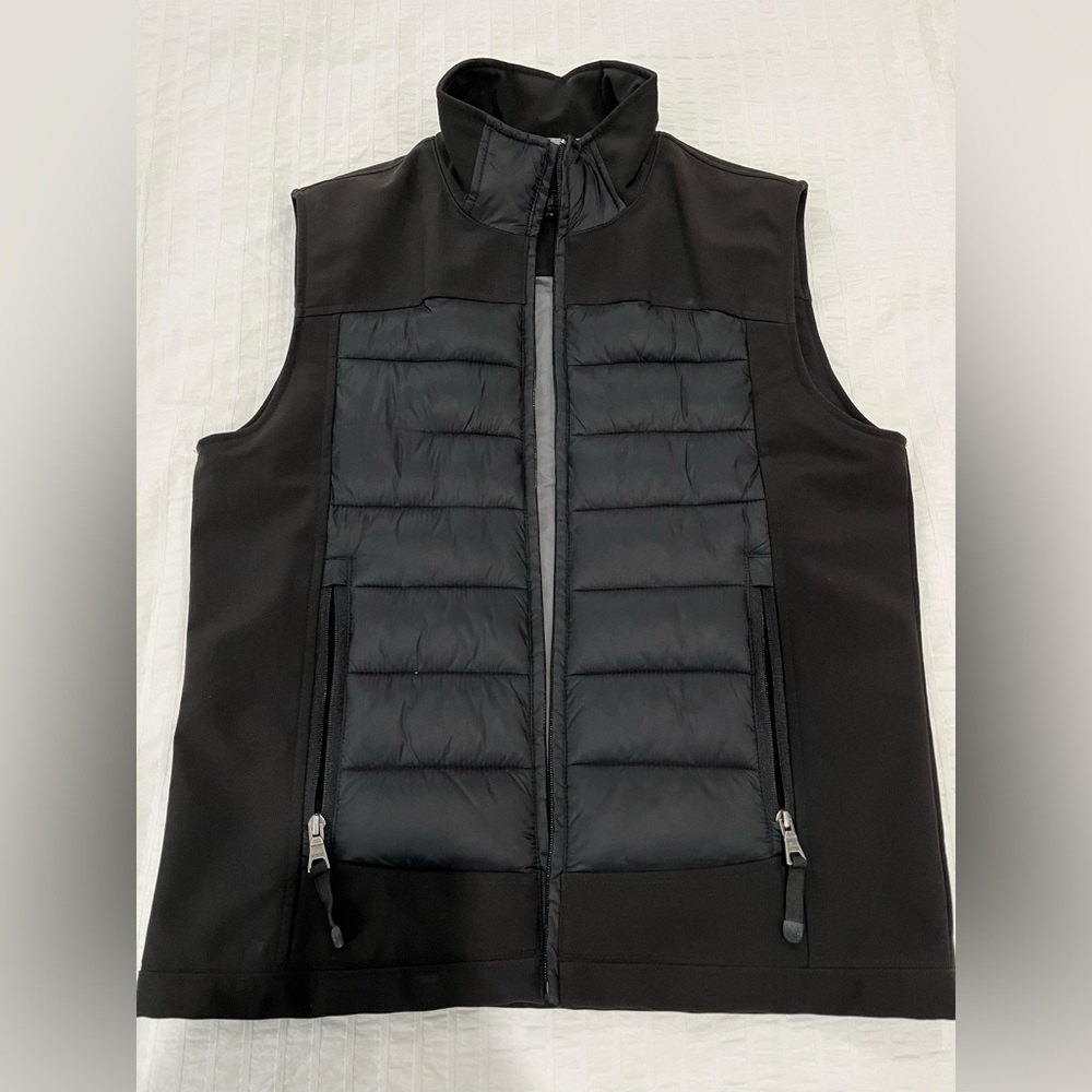 Guess vest black color  size S